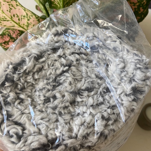 Mainstays Extra Plush Lightweight Sherpa Blanket - Picture 3 of 5